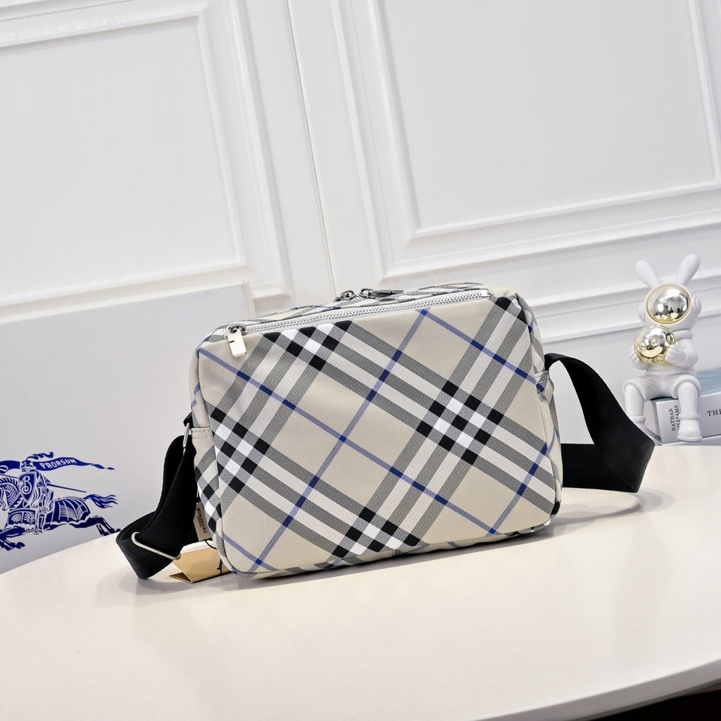 B Brand New Fashion Bag XC0425063006