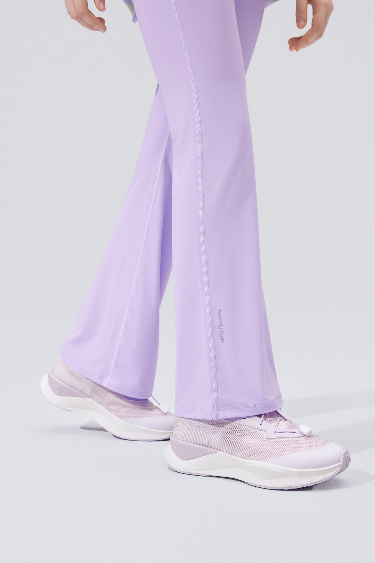 Cloudie Air Bootcut Leggings